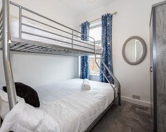 Cosy Two bedroom Terrace Blackburn - Blackburn - Bedroom