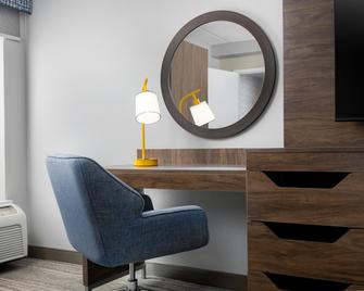 Hampton Inn Louisville-Airport (Fair & Expo Center) - Louisville - Bedroom