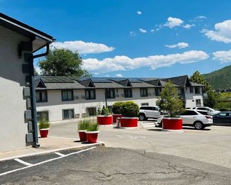 Adventure Inn - Glenwood Springs - Glenwood Springs - Edificio