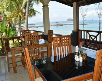 Segara Wangi Beach Cottages - Manggis - Balcony