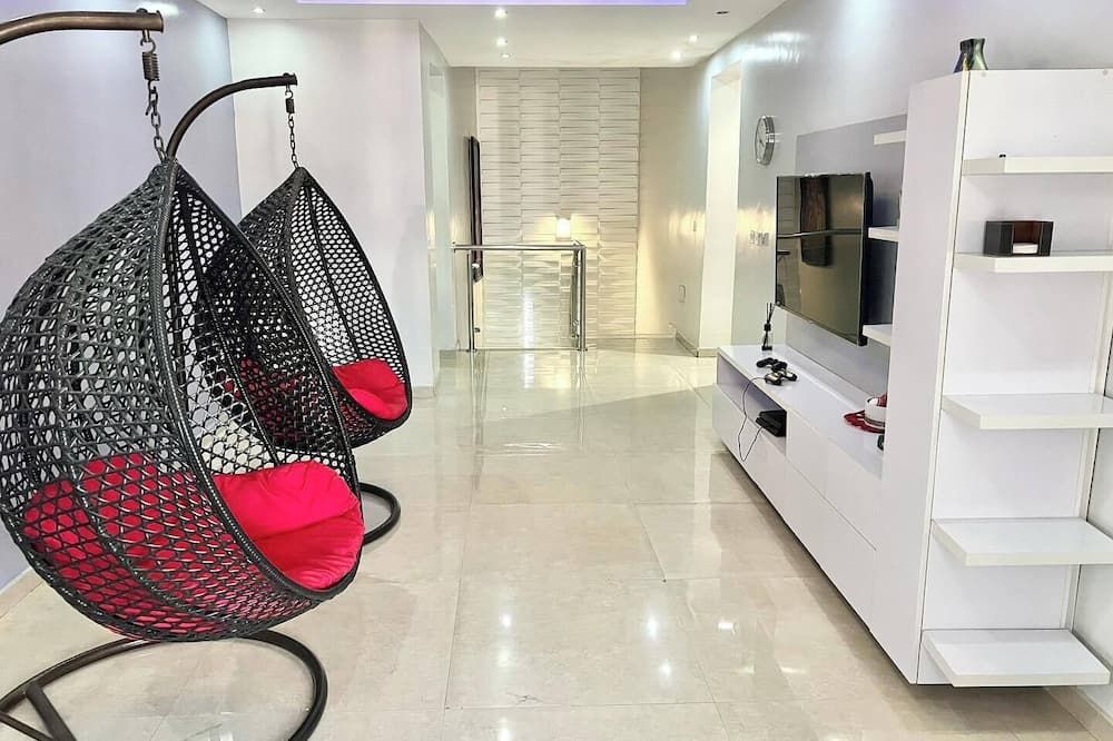 Blue Bell Suites and Apartments - Lekki - Lobby
