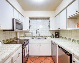 Cozy Southwest Style Santa Fe Condo! - Santa Fe - Cucina
