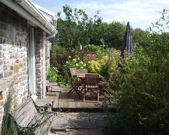 rose lodge 3bedroom 3 bathroom lodge located in woodland area - Neath - Patio