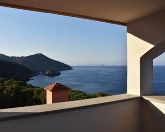 Allegroitalia Elba Capo D'arco - Rio Marina - Balcone