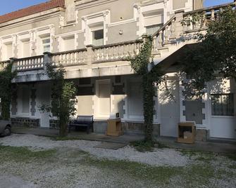 City Center Apartment - Saint-Amand-les-Eaux - Bâtiment