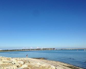 Seafront holiday home with garden in Denneville - Denneville - Playa