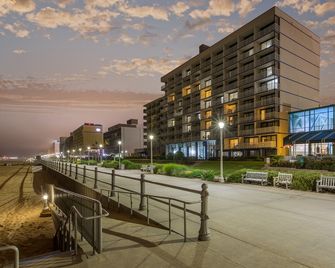 Coastal Hotel & Suites Virginia Beach - Oceanfront - Virginia Beach - Building