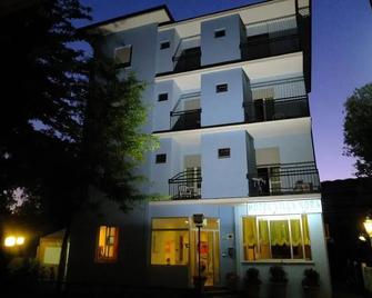 B&B Hotel Villa Nora - Bellaria-Igea Marina - Building
