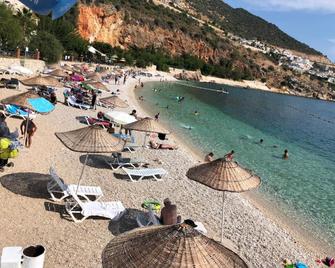 Stone House Aparts 1 plus 1 mit Poolterrasse No 3 in Kalkan - Kalkan - Plage