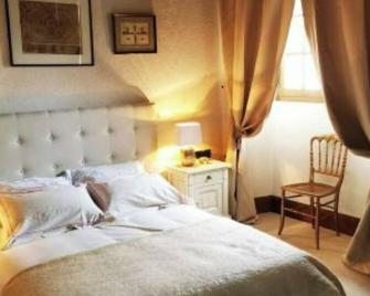 maison de campagne - Le Montsaugeonnais - Bedroom