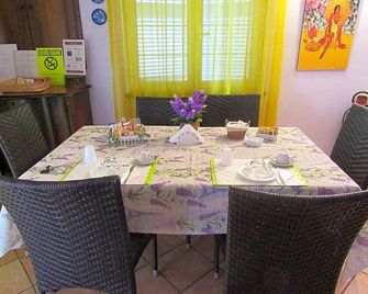 Gatto Matto - Manziana - Comedor