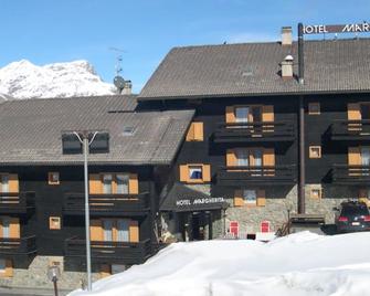 Hotel Margherita - Livigno - Building