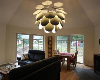 Zur schönen Heide-Wabe - Egestorf - Sala de estar