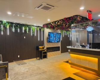 LIV Hotel Bronx - Bronx - Recepció