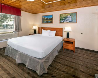 Econo Lodge Inn & Suites - Medicine Hat - Ložnice