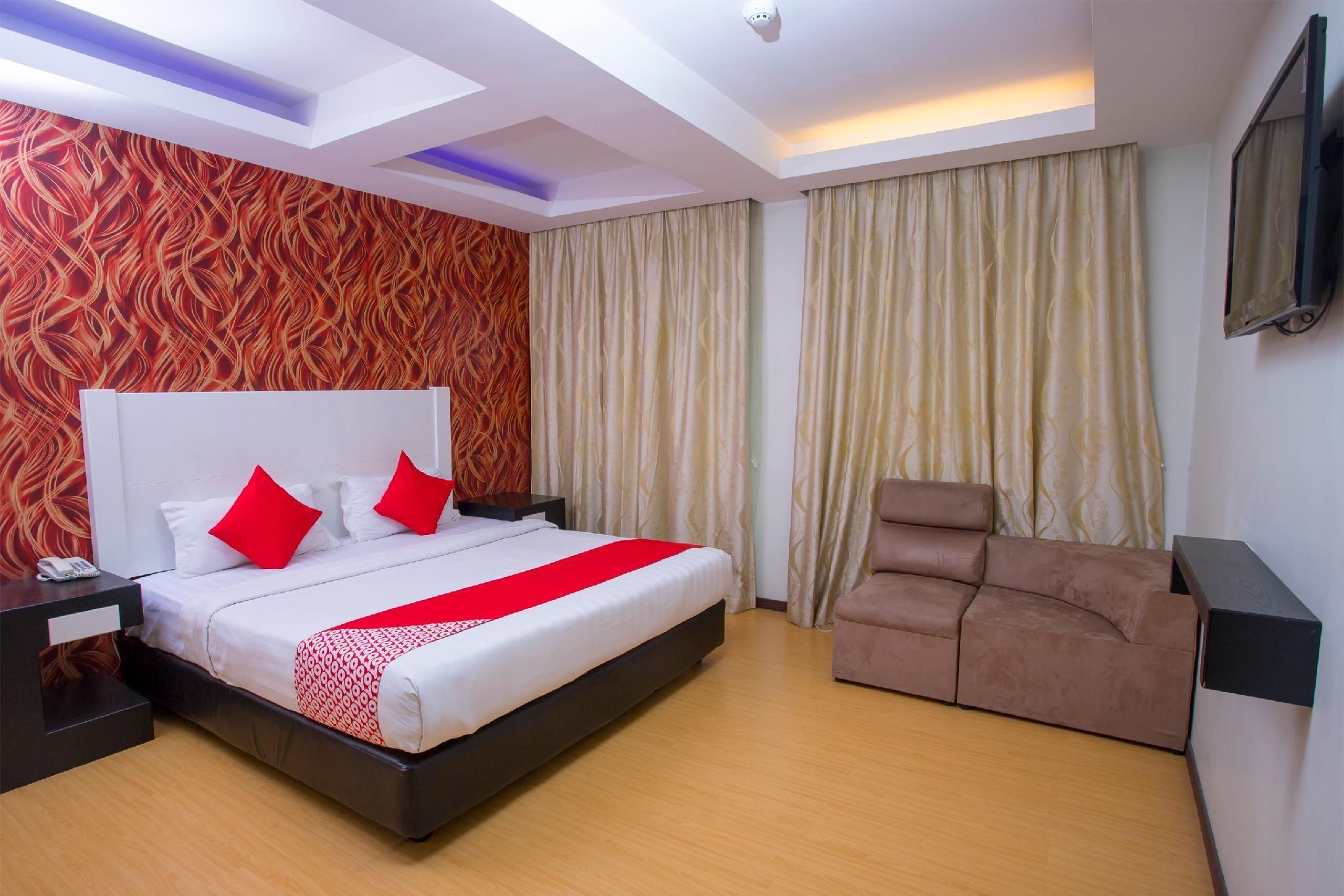 OYO 44037 King Park Hotel - Lahad Datu - Habitación