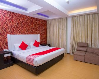 OYO 44037 King Park Hotel - Lahad Datu - Habitación