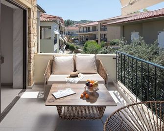 Core Hotel - Polychrono - Balcón