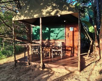 Amangwane Tented Camp - Manguzi - Innenhof