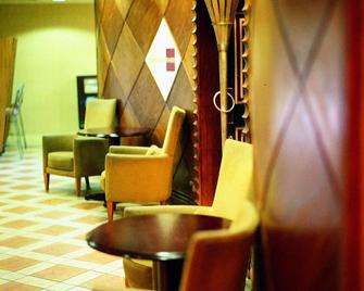 Britannia Daresbury Park Hotel & Spa Warrington - Warrington - Lounge