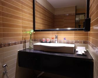 Rang Lords Inn Bharuch - Bharūch - Bathroom