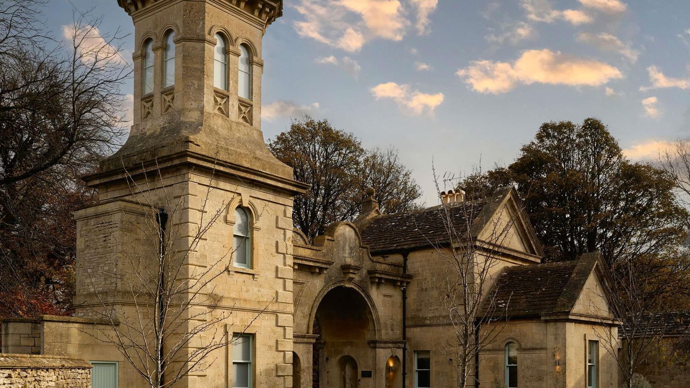 Lucknam Park, Emblems Collection