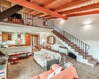 Holiday Home Montseny with Pool - Montseny - Sala de estar