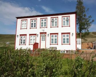 Aurora Farm Hotel - Laugar - Building