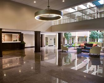 Embassy Suites by Hilton Philadelphia Airport - Filadelfia - Lobby