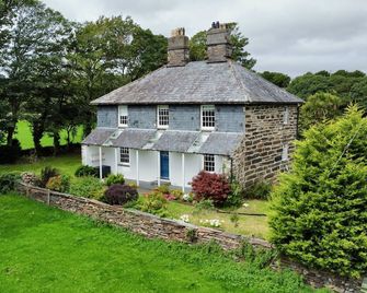 Beautiful Grade II listed Rectory in the Snowdonia National Park. - Talsarnau - Edificio