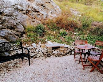 Chalet, ideal for families during the Winter or Summer - Le Biot - Patio