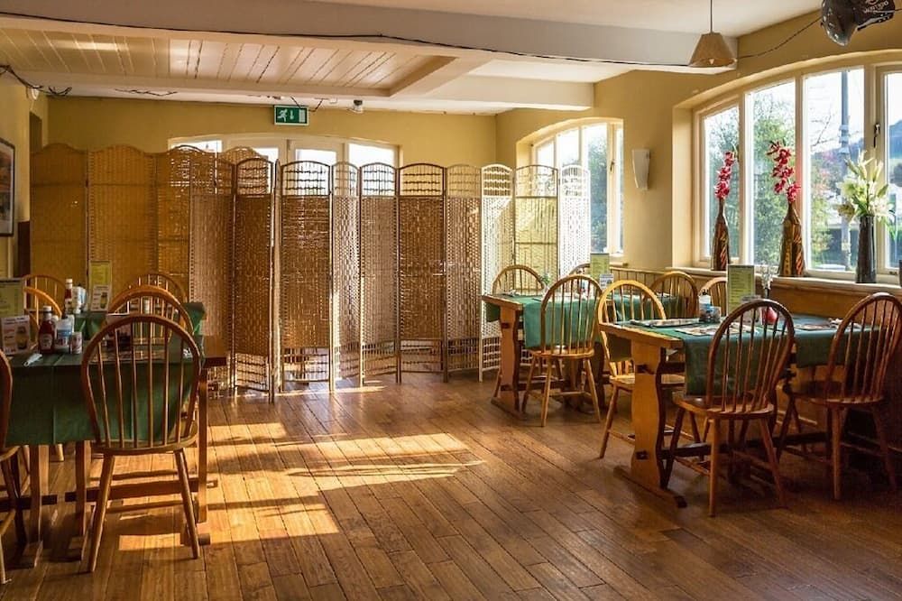 ذا كاسل هوتل - بريكون - مطعم