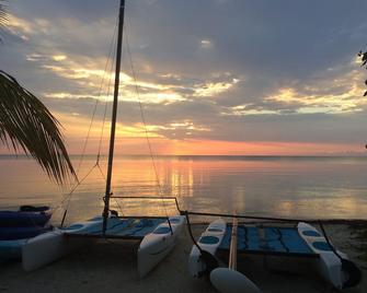 Laru Beya Resort - Placencia - Platja