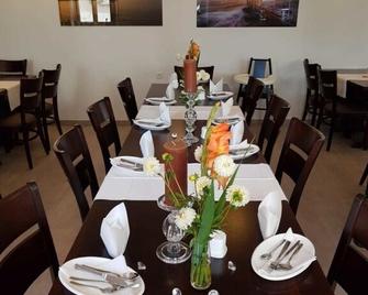 Hotel Restaurant Zum Stern - Walldorf - Restaurante