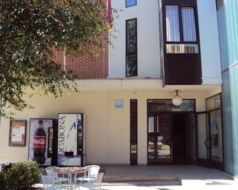 H Vista Alegre - Geria - Building