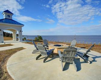 Waterside Resort - Edenton - Patio