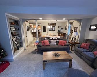 West Broadway With Private Parking! - Jim Thorpe - Living room