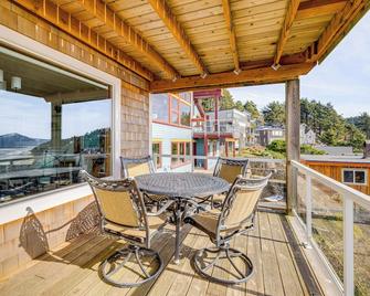 Oceanside Escape With Stunning Views Wal - Tillamook - Balcone