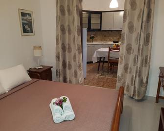 Georgia Old Town Apartments - Rodas - Habitación