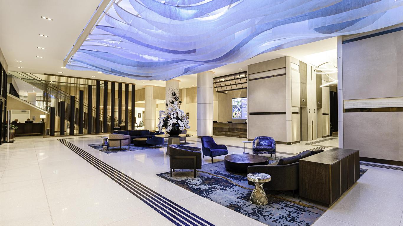 Hilton Niagara Falls/Fallsview Hotel & Suites