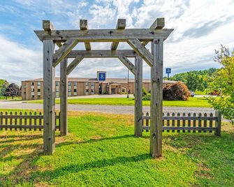 Slumber Inn - New Minas
