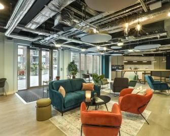Manchester Townhouses by Charles Hope - Manchester - Area lounge