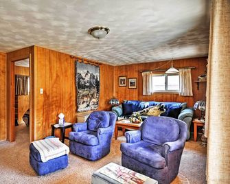South Fork Log Cabin w/ Beautiful Mountain Views! - South Fork
