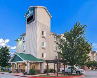 HomeTowne Studios & Suites by Red Roof Bentonville - Bentonville - Κτίριο