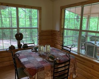 Luxury Cabin With Hot Tub, Atv Trails, And Secluded In The Woods - Hatfield - Dining room