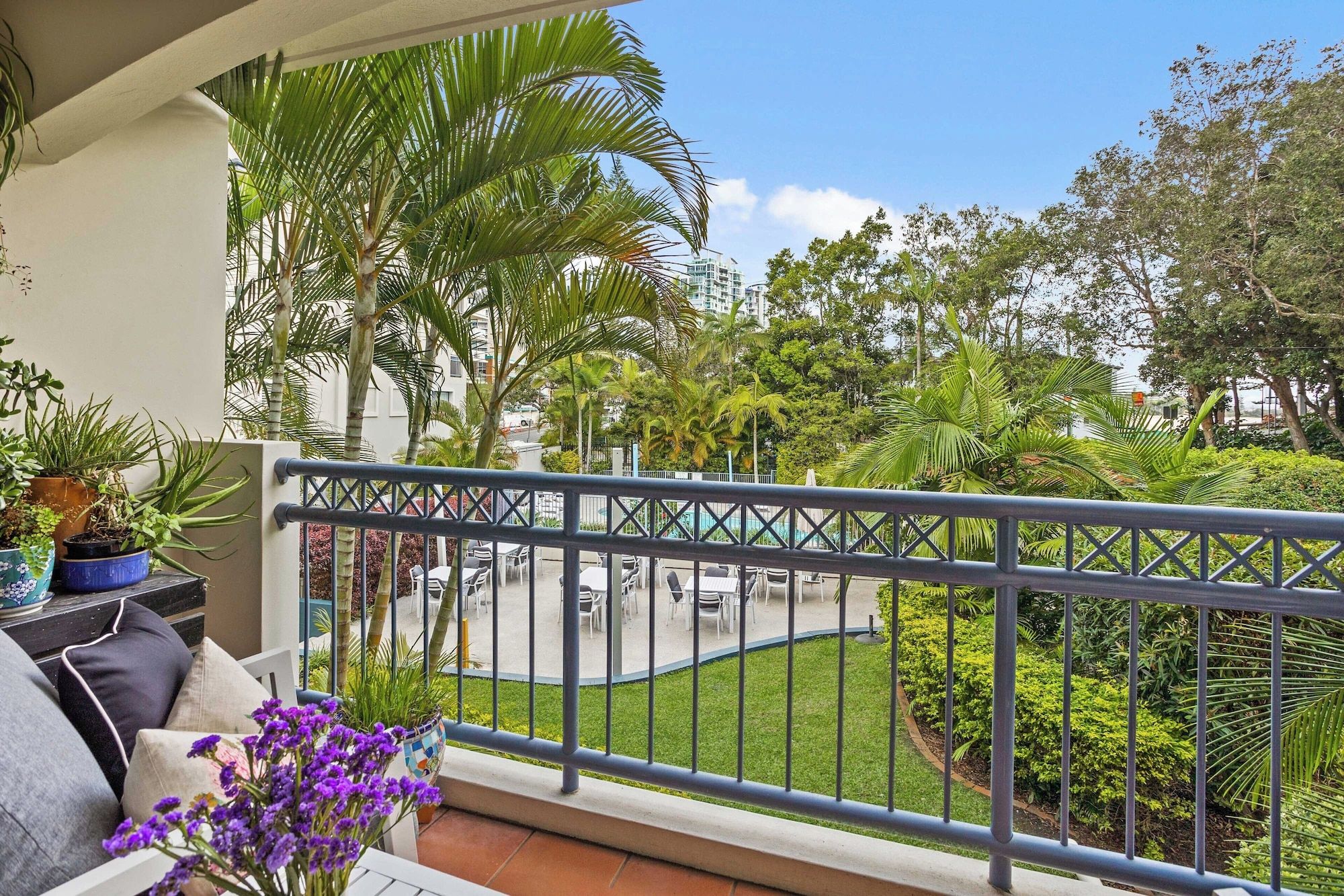Bella Mare Coolangatta Beachside Apartments - Coolangatta - Balcony