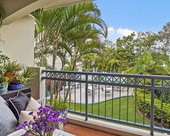 Bella Mare Coolangatta Beachside Apartments - Coolangatta - Balcony