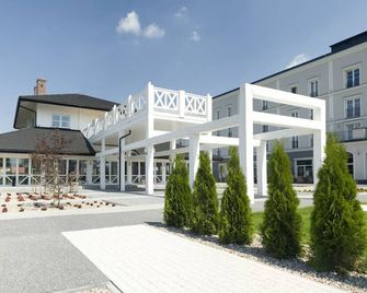 Hotel Lamberton - Ożarów Mazowiecki - Budova