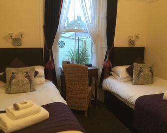 Bythesea Guest House - Ayr - Bedroom