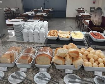 Astron Suítes São José dos Pinhais by Nobile - São José dos Pinhais - Buffet